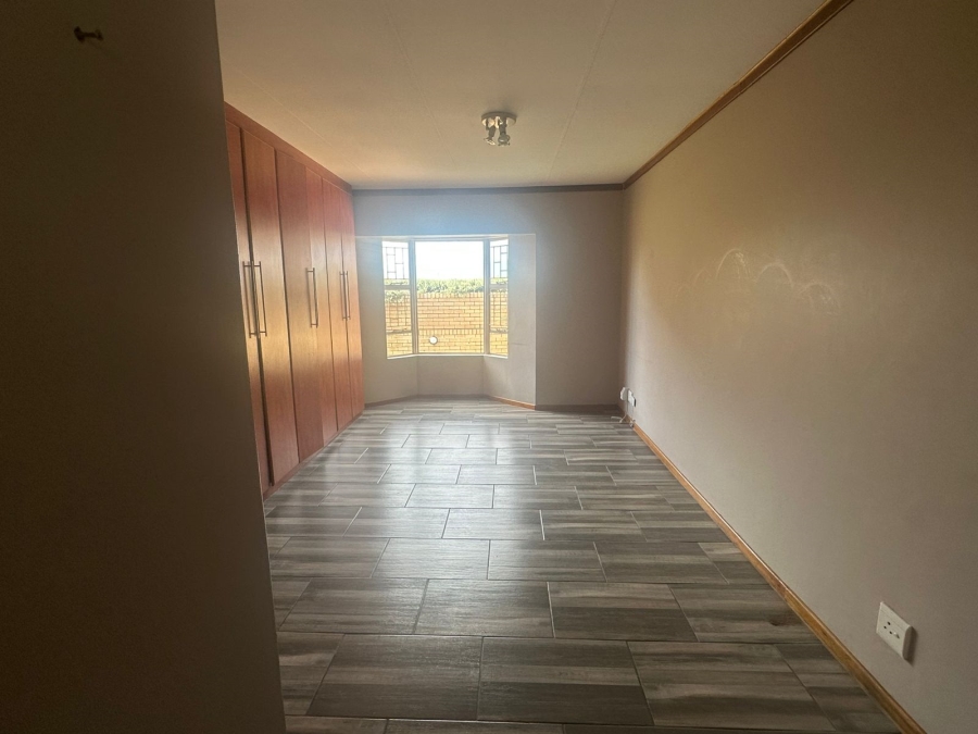 To Let 3 Bedroom Property for Rent in Pentagon Park Free State